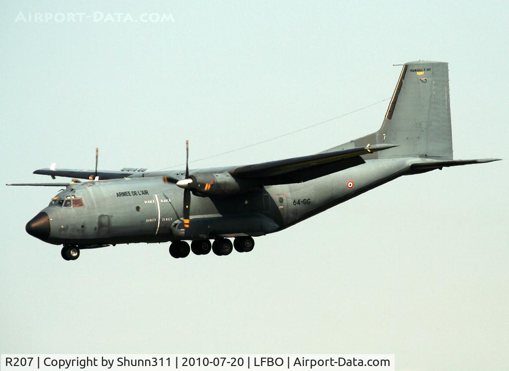 R207, Transall C-160R C/N 210, Landing rwy 32R...