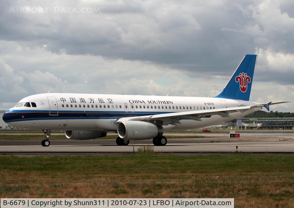 B-6679, 2010 Airbus A320-214 C/N 4370, Delivery day...