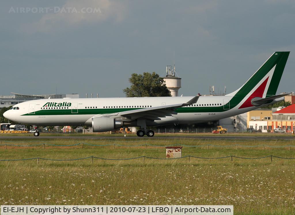 EI-EJH, 2010 Airbus A330-202 C/N 1135, Delivery day...
