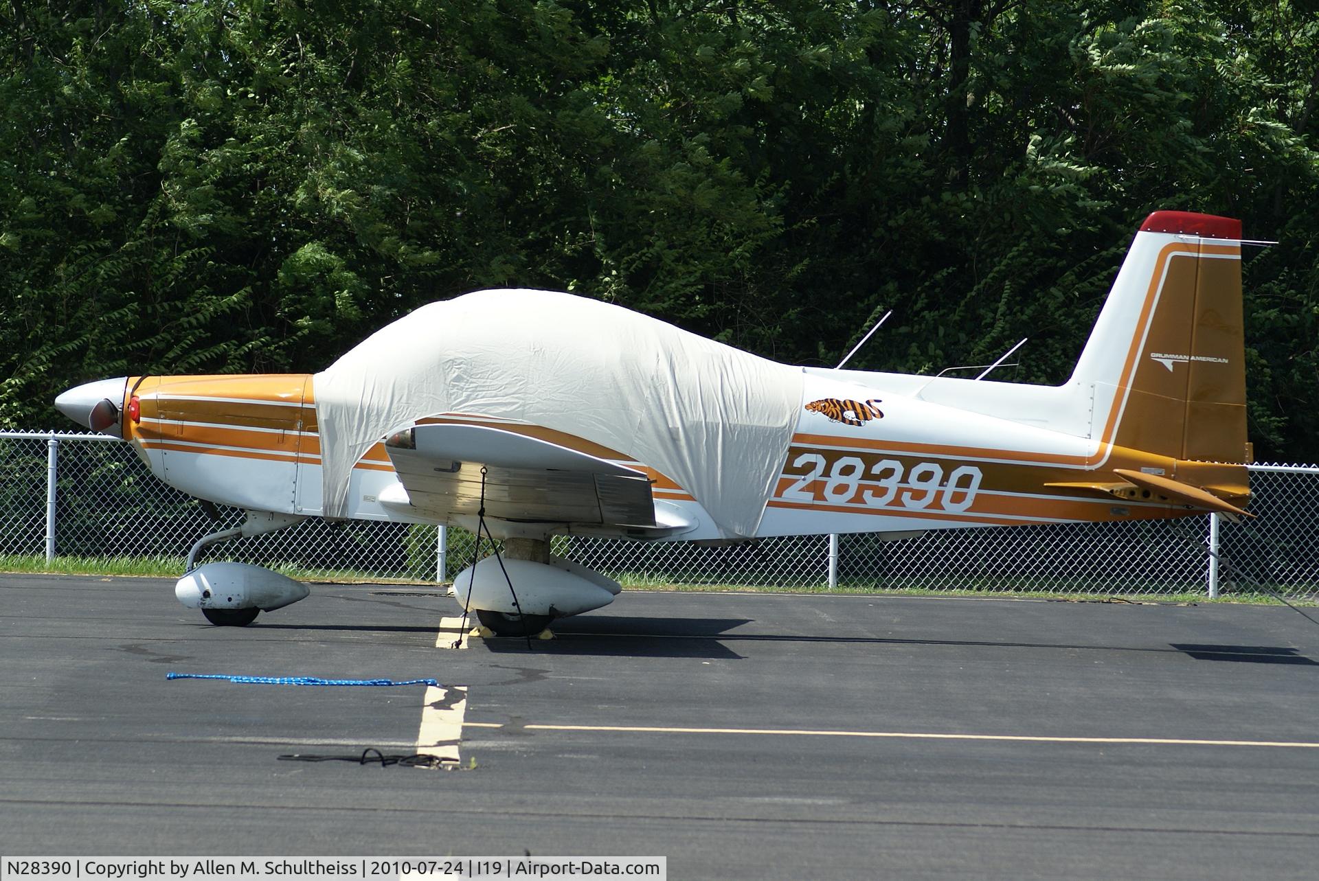 N28390, 1977 Grumman American AA-5B Tiger C/N AA5B0587, 1977 Grumman AA-5B