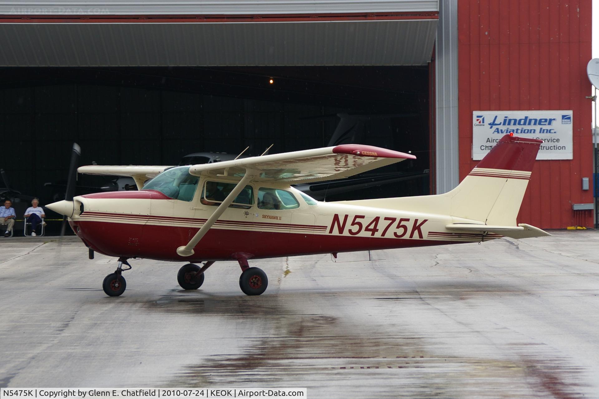 N5475K, Cessna 172P C/N 17274141, Taxiing in
