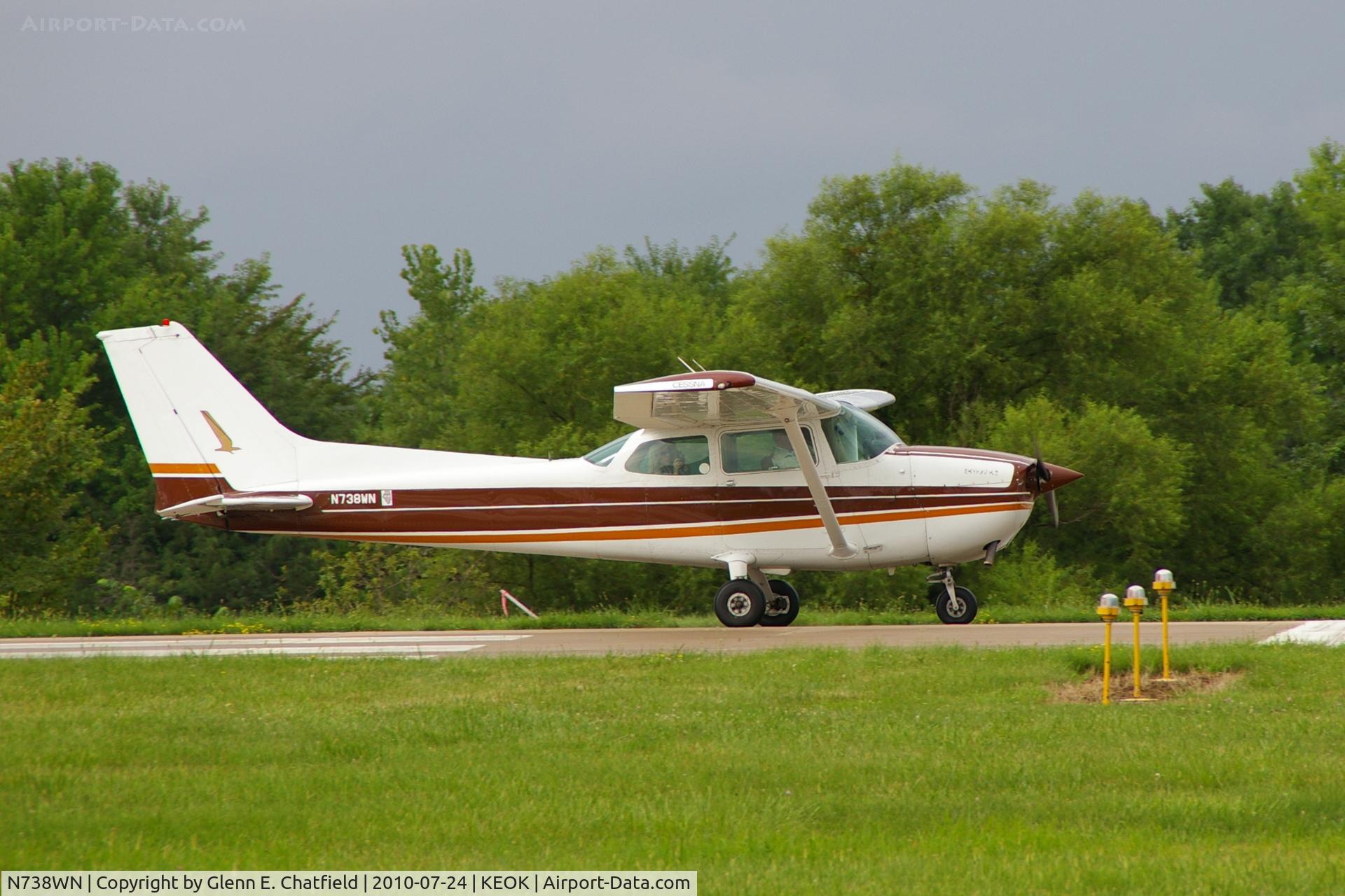 N738WN, 1978 Cessna 172N C/N 17270295, Arriving RY32