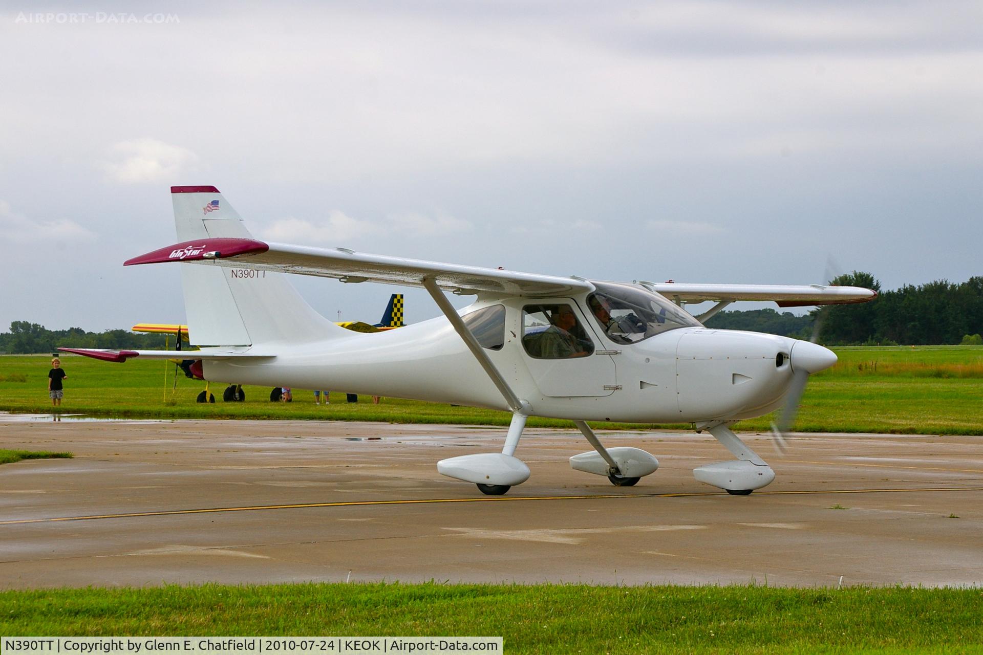 N390TT, Stoddard-Hamilton Glastar C/N 5601, Taxiing for departure
