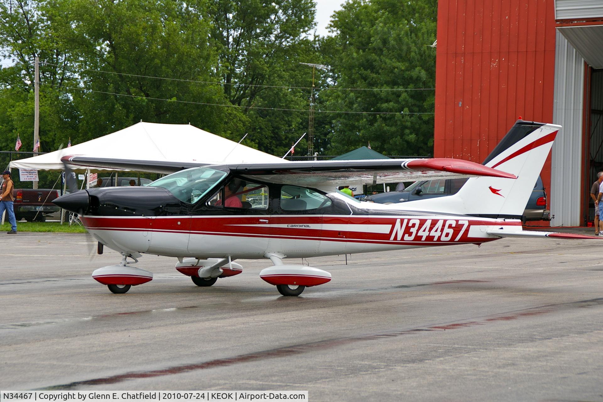 N34467, 1972 Cessna 177B Cardinal C/N 17701824, Taxiing for departure