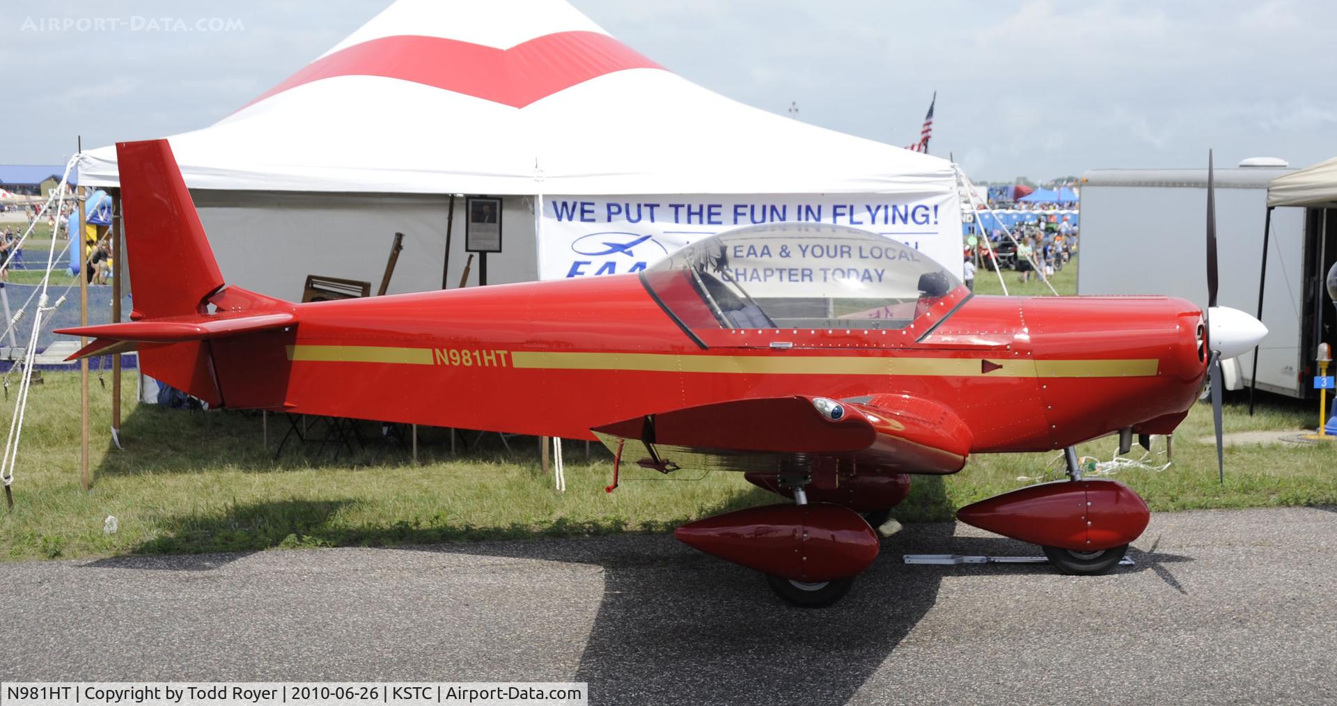 N981HT, 2005 Zenair CH-601 HDS Zodiac C/N 6-4015, on display at the 2010 Great Minnesota air Show