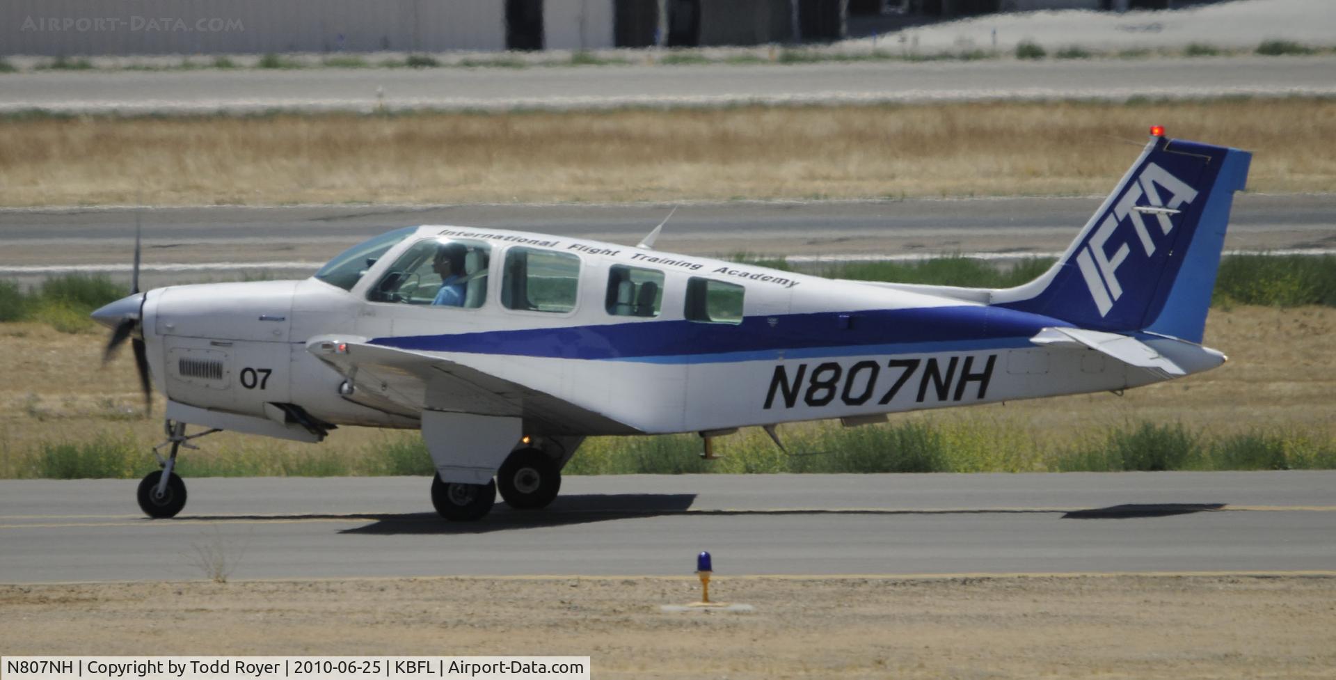 N807NH, 1992 Beech A36 Bonanza 36 C/N E-2704, learning to fly at Bakersfield