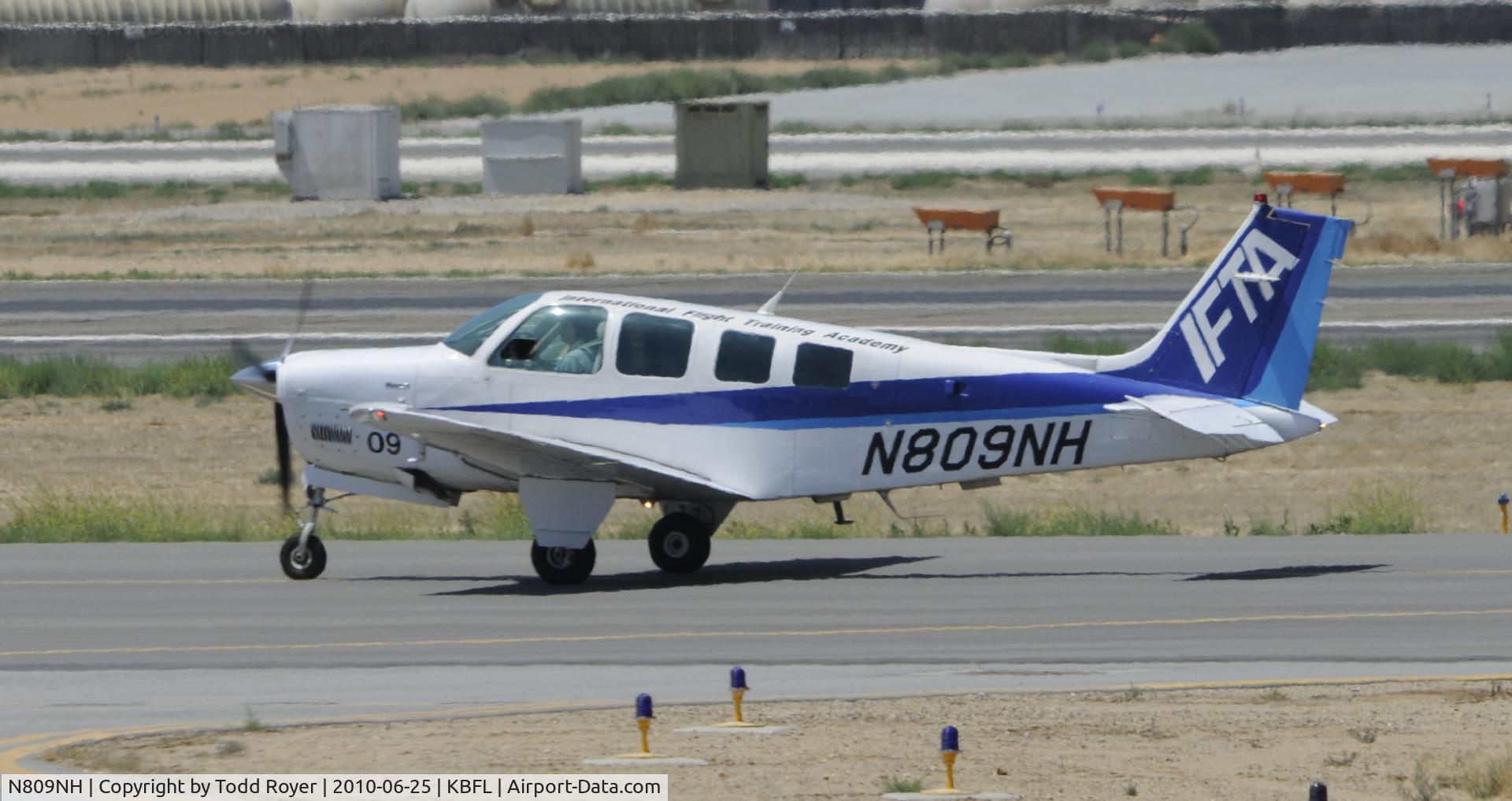 N809NH, Beech A36 Bonanza 36 C/N E-2818, learning to fly at Bakersfield