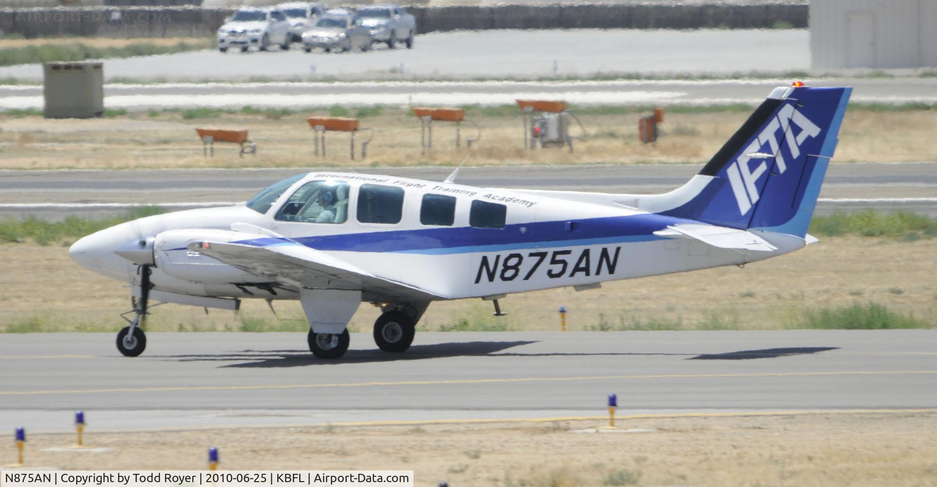 N875AN, 1993 Beech 58 Baron C/N TH-1682, learning to fly at Bakersfield