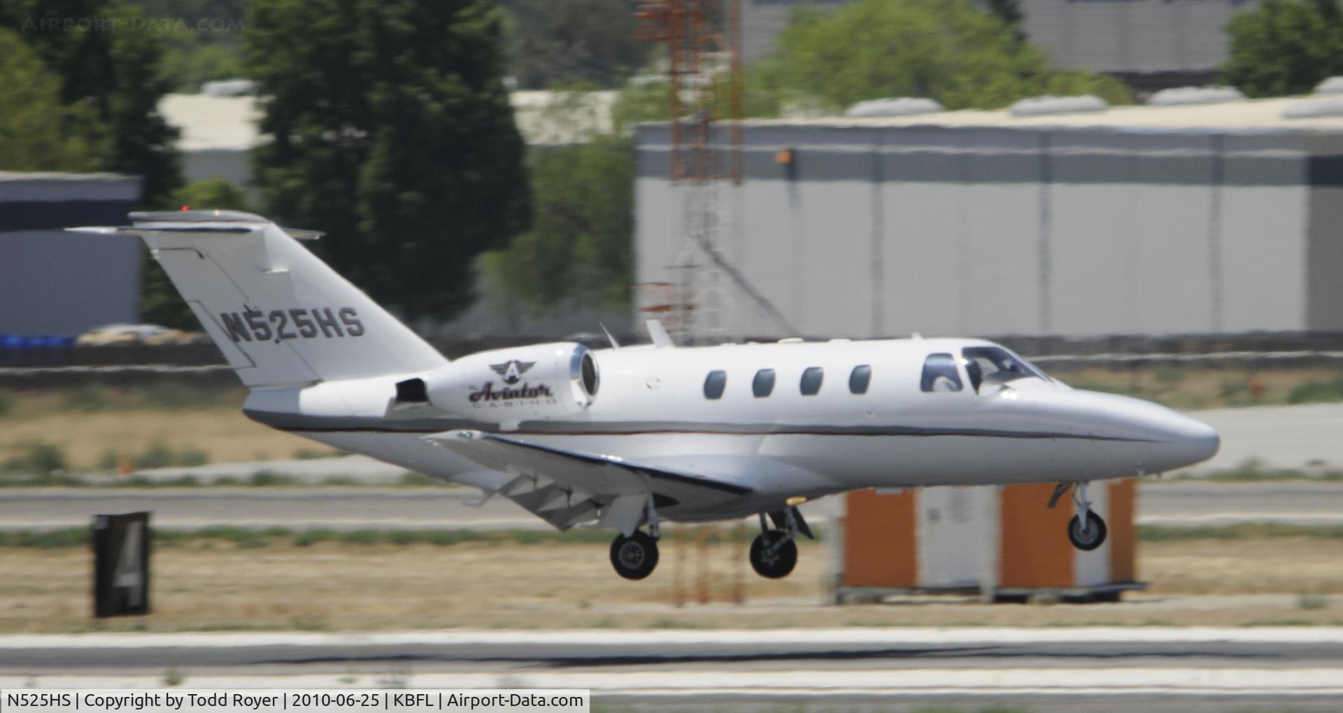 N525HS, 1993 Cessna 525 CitationJet CJ1 C/N 525-0035, arriving at Bakersfield
