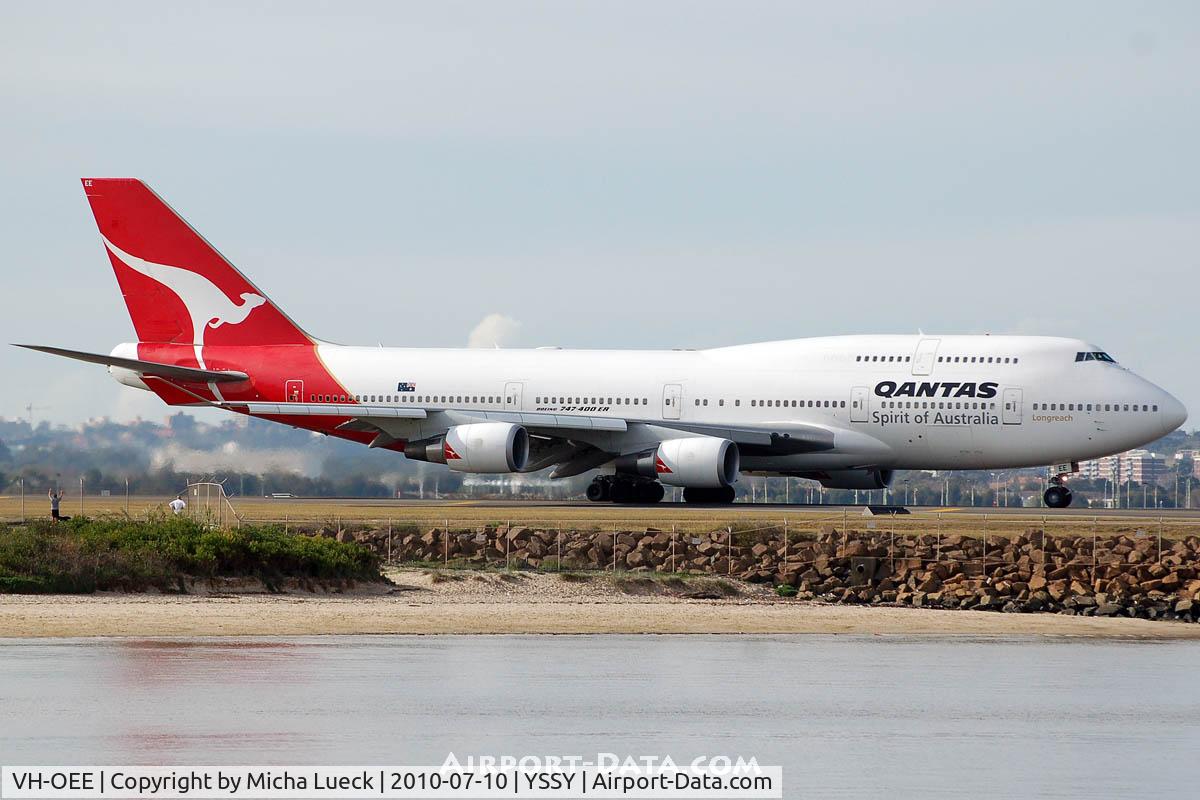 VH-OEE, 2002 Boeing 747-438/ER C/N 32909, At Sydney