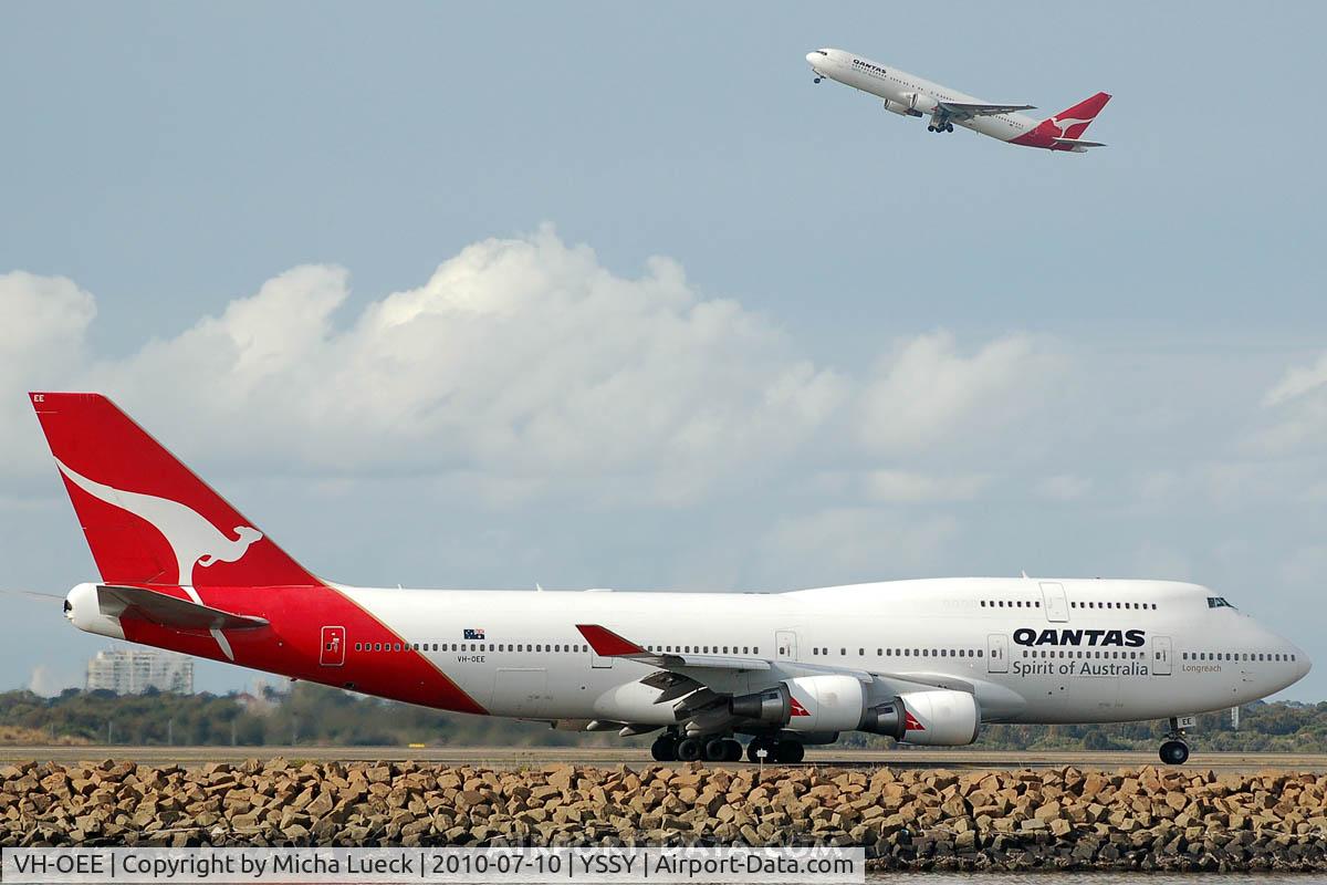 VH-OEE, 2002 Boeing 747-438/ER C/N 32909, At Sydney