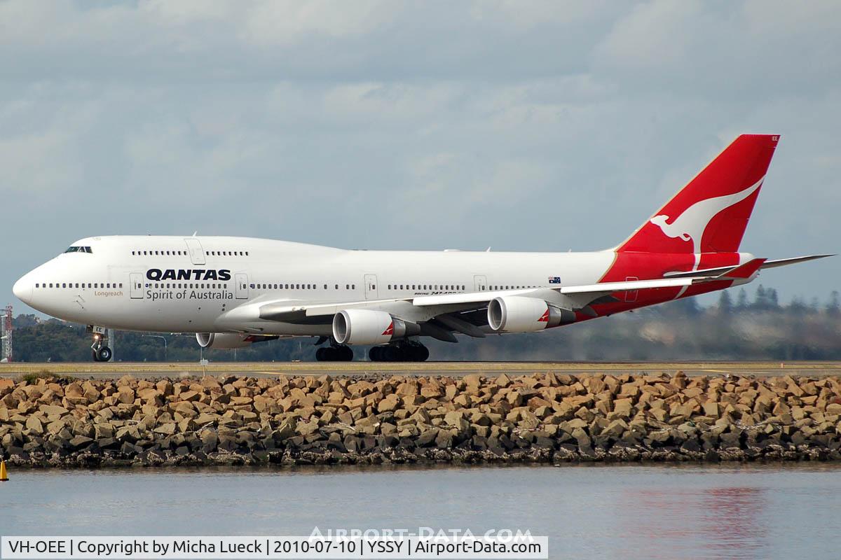 VH-OEE, 2002 Boeing 747-438/ER C/N 32909, At Sydney