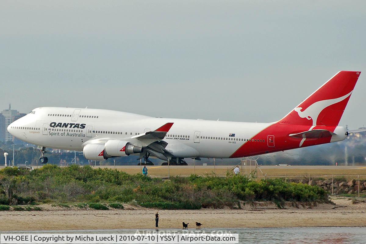 VH-OEE, 2002 Boeing 747-438/ER C/N 32909, At Sydney