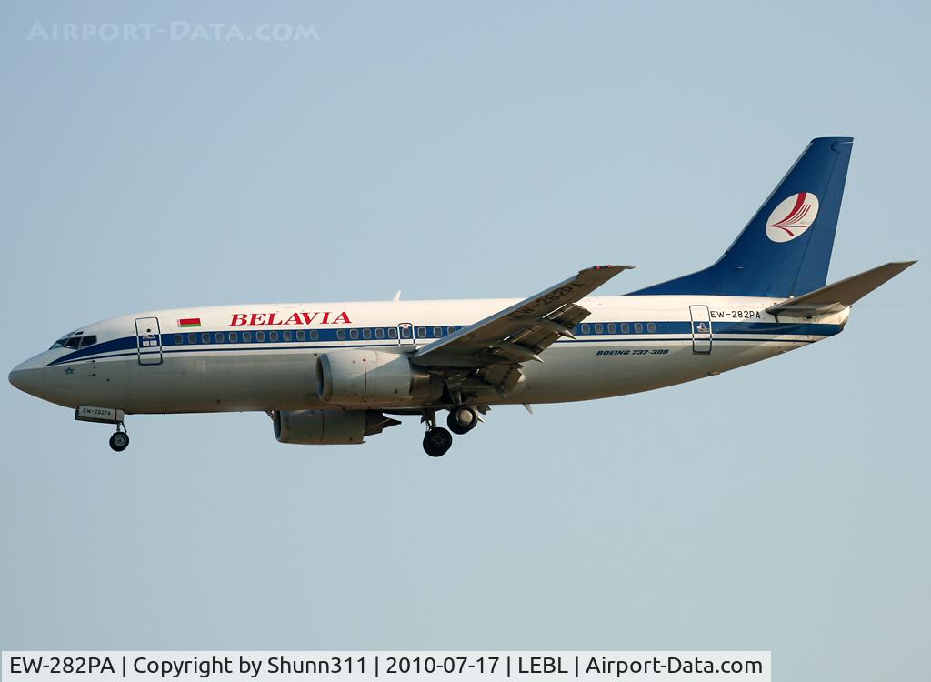 EW-282PA, 1995 Boeing 737-3Q8 C/N 26321, Landing rwy 25R