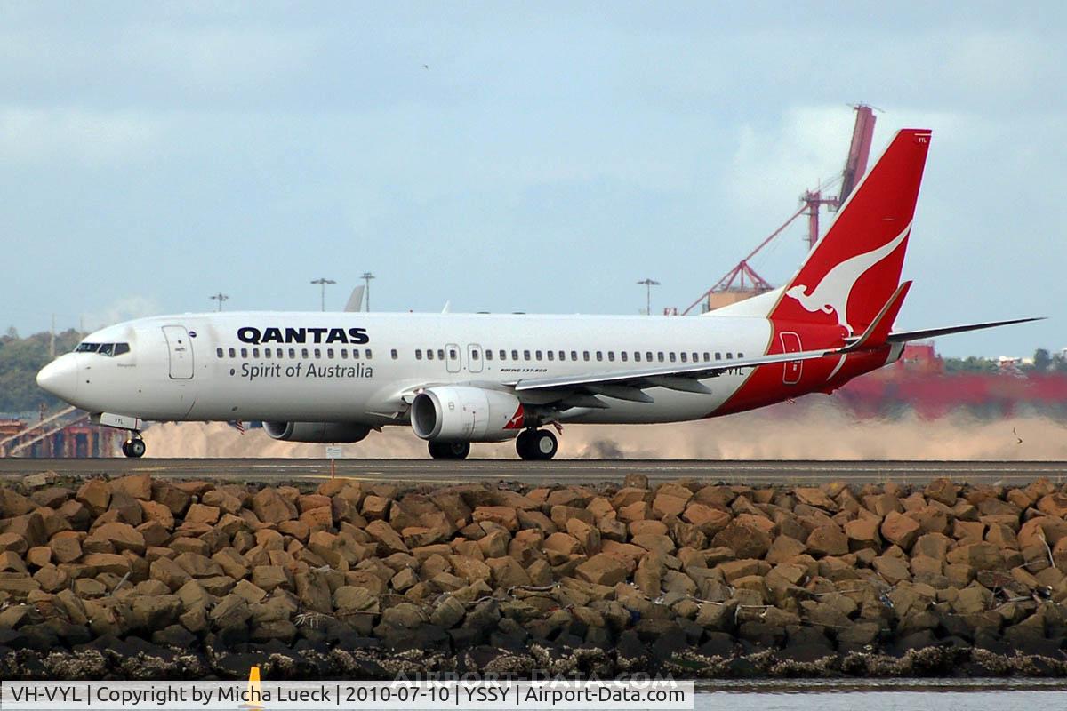 VH-VYL, 2008 Boeing 737-838 C/N 34184, At Sydney