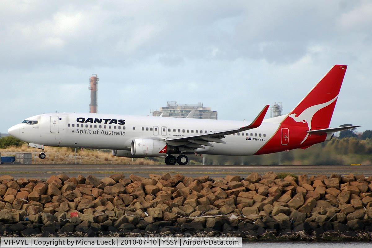 VH-VYL, 2008 Boeing 737-838 C/N 34184, At Sydney