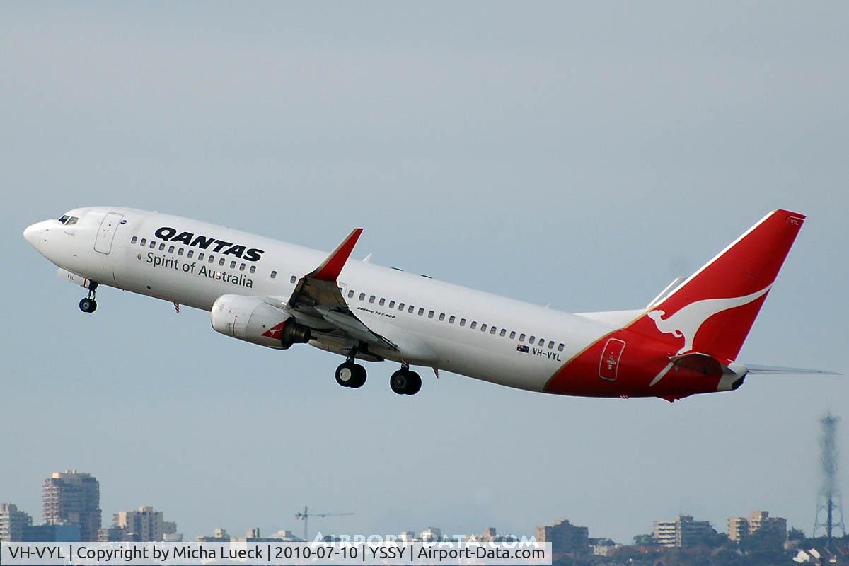 VH-VYL, 2008 Boeing 737-838 C/N 34184, At Sydney