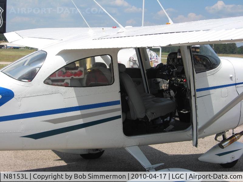 N8153L, 1967 Cessna 172H C/N 17256353, Loaded with strawberries, on the ramp at LaGrange, Georgia