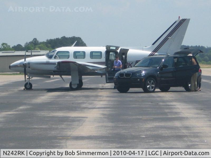 N242RK, 1975 Piper PA-31-325 Navajo C/R C/N 31-7512025, On the ramp at LaGrange, Georgia