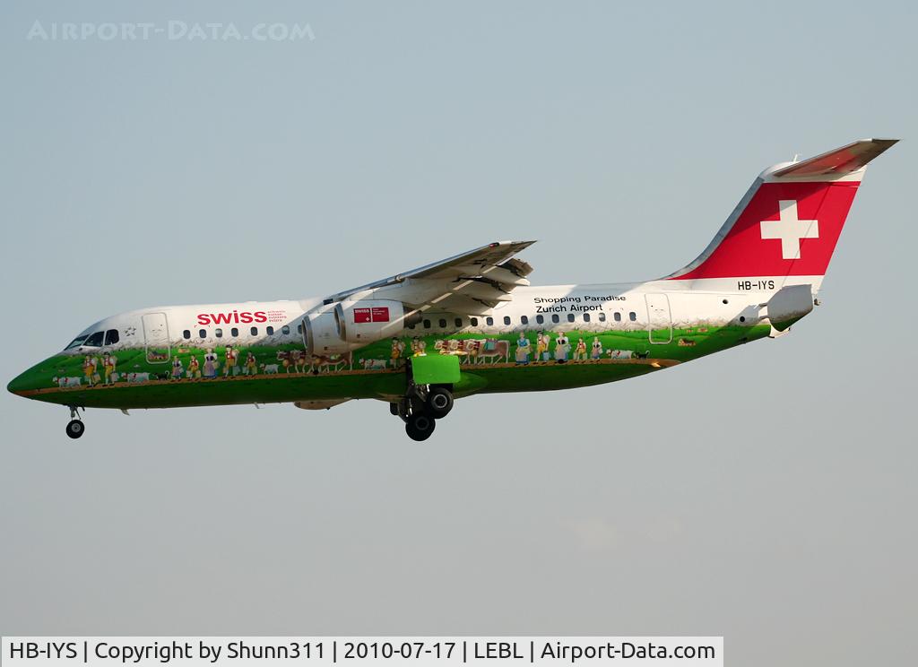HB-IYS, 2001 British Aerospace Avro 146-RJ100 C/N E3381, Landing rwy 25R in special Zurich promoting c/s