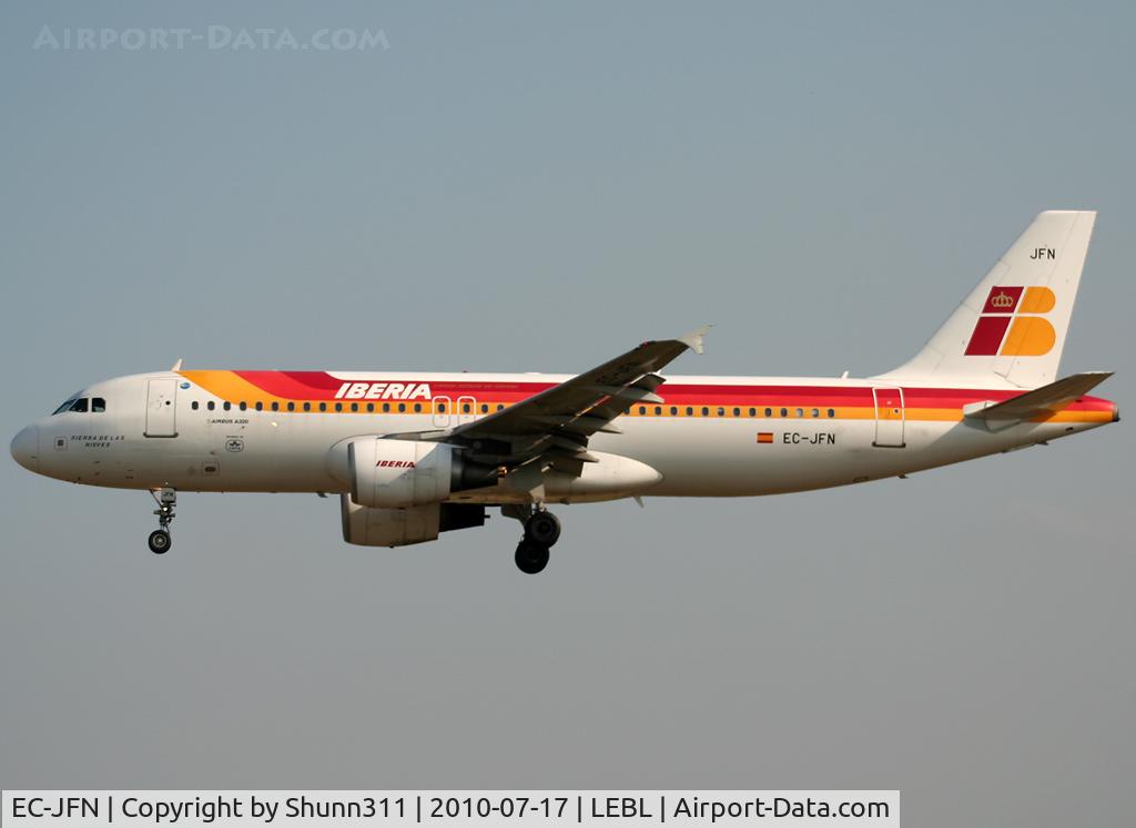 EC-JFN, 2005 Airbus A320-214 C/N 2391, Landing rwy 25R