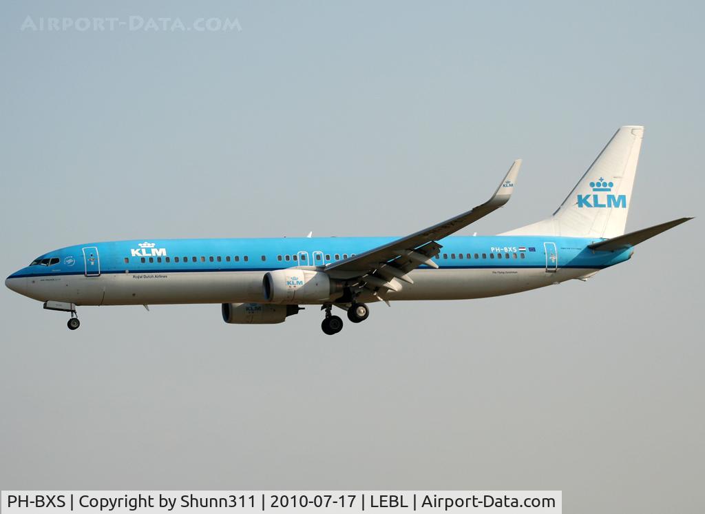 PH-BXS, 2001 Boeing 737-9K2 C/N 29602, Landing rwy 25R in new c/s