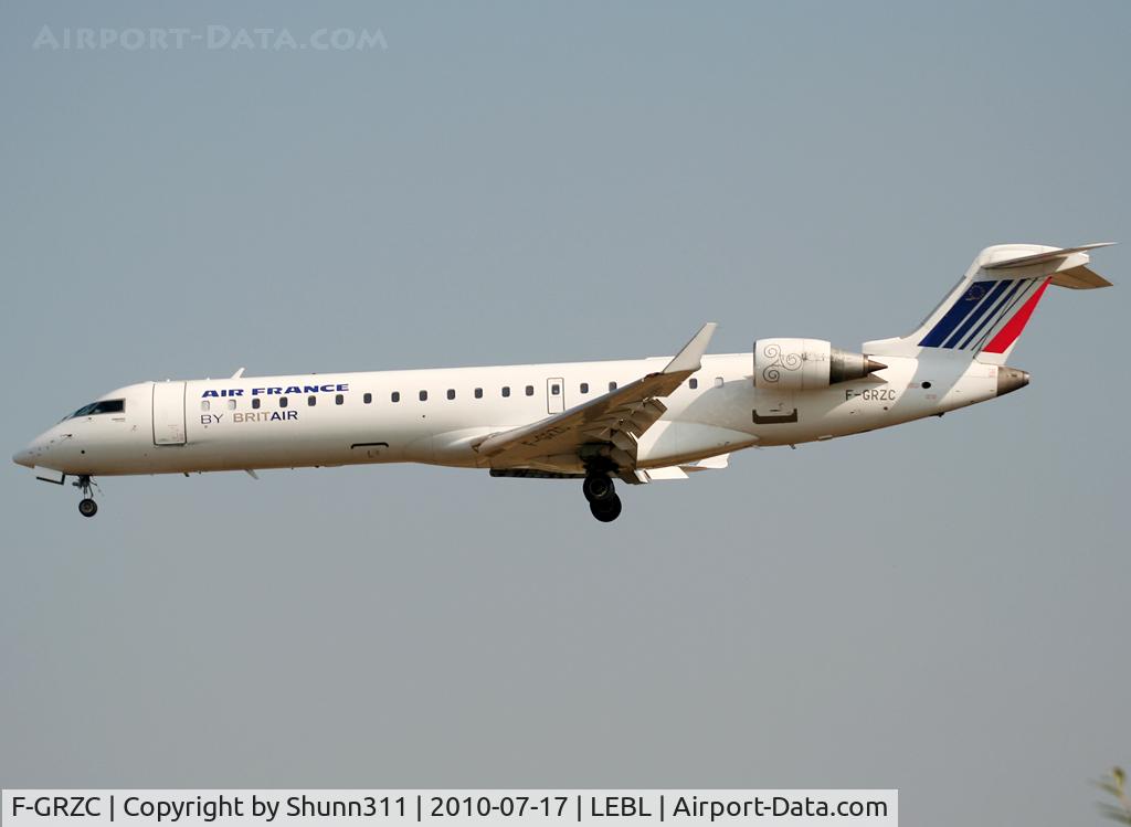 F-GRZC, 2001 Canadair CRJ-702 (CL-600-2C10) Regional Jet C/N 10008, Landing rwy 25R