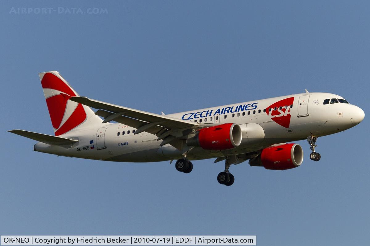 OK-NEO, 2008 Airbus A319-112 C/N 3452, on final RW07R