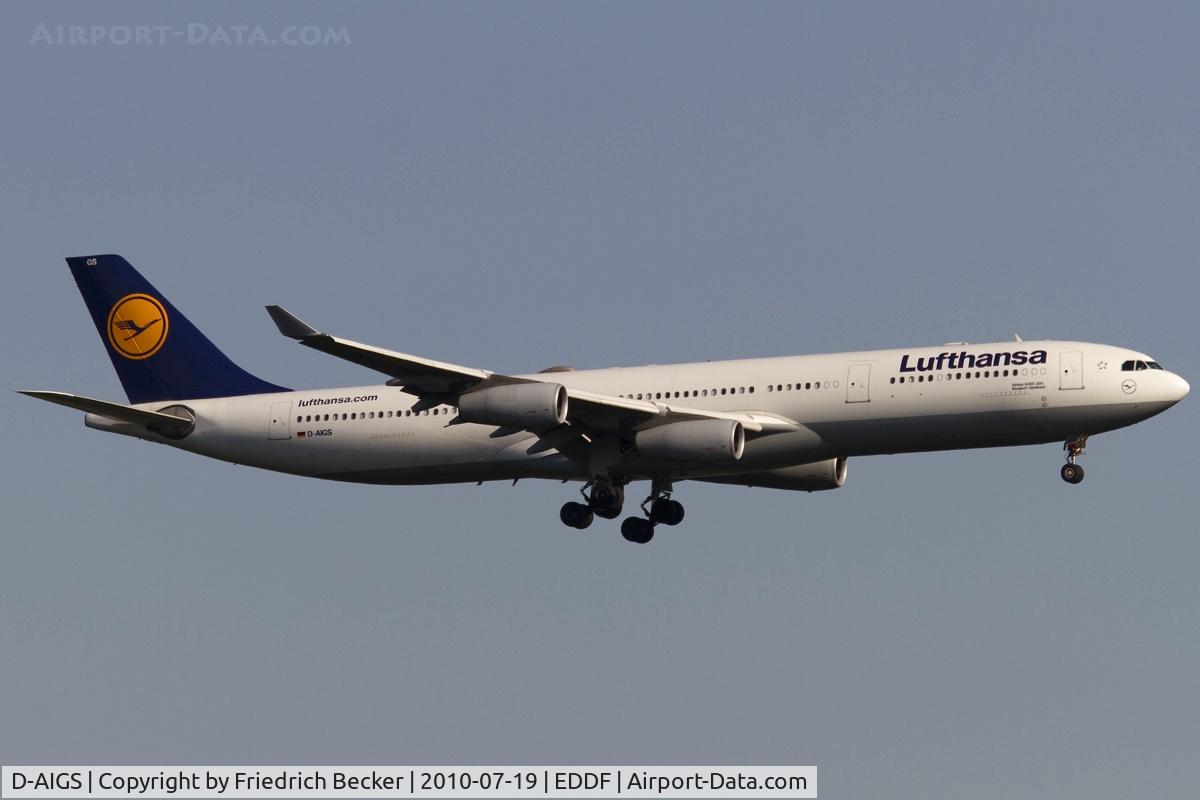 D-AIGS, 1999 Airbus A340-313 C/N 297, on final RW07R