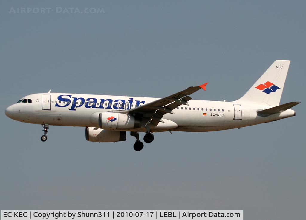 EC-KEC, 2000 Airbus A320-232 C/N 1183, Landing rwy 25R