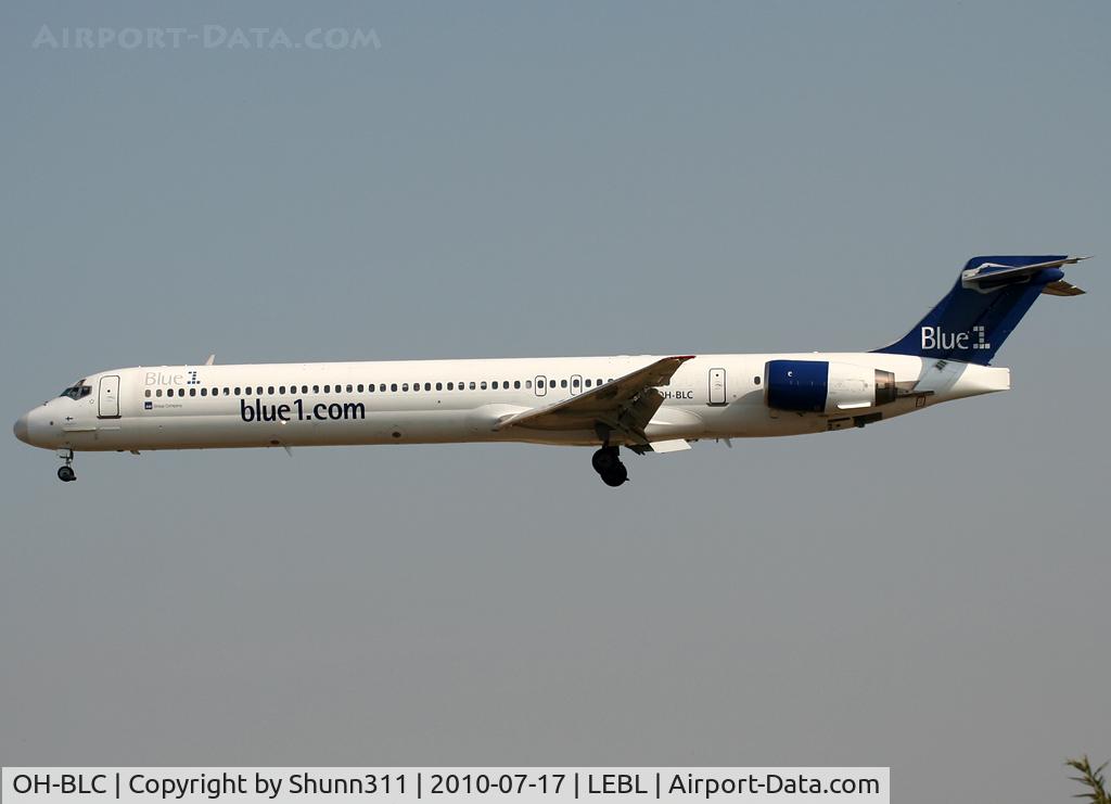 OH-BLC, 1996 McDonnell Douglas MD-90-30 C/N 53459, Landing rwy 25R