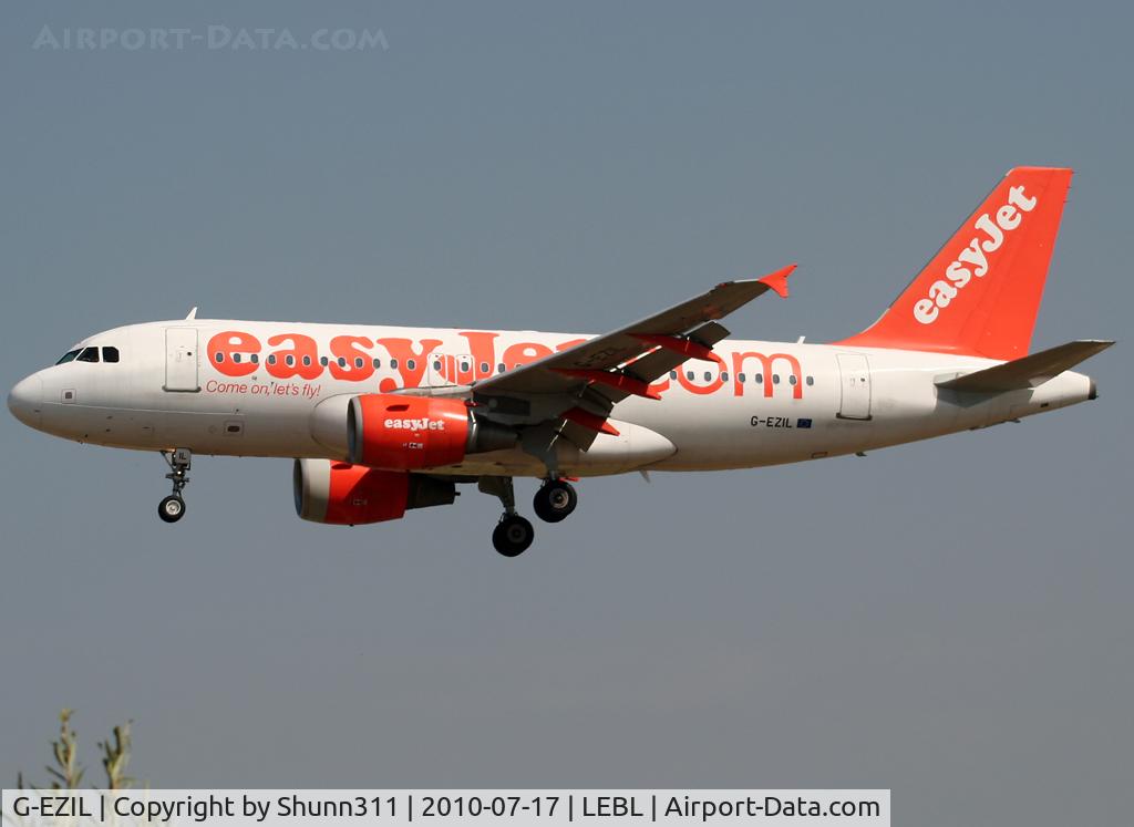 G-EZIL, 2005 Airbus A319-111 C/N 2492, Landing rwy 25R