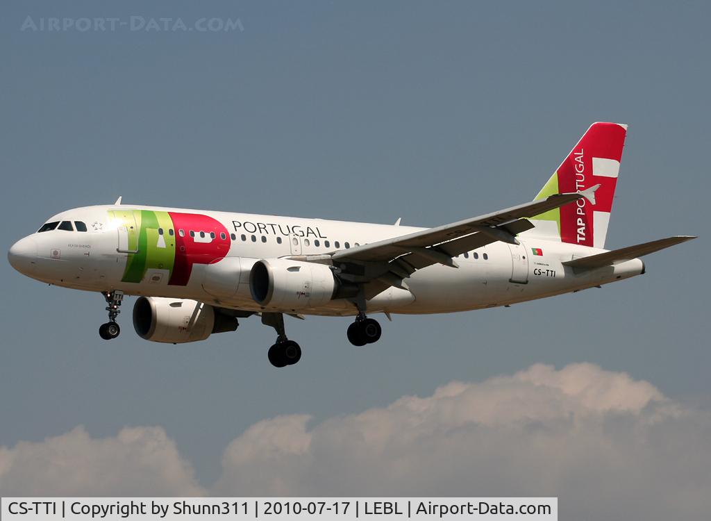 CS-TTI, 1998 Airbus A319-111 C/N 933, Landing rwy 25R