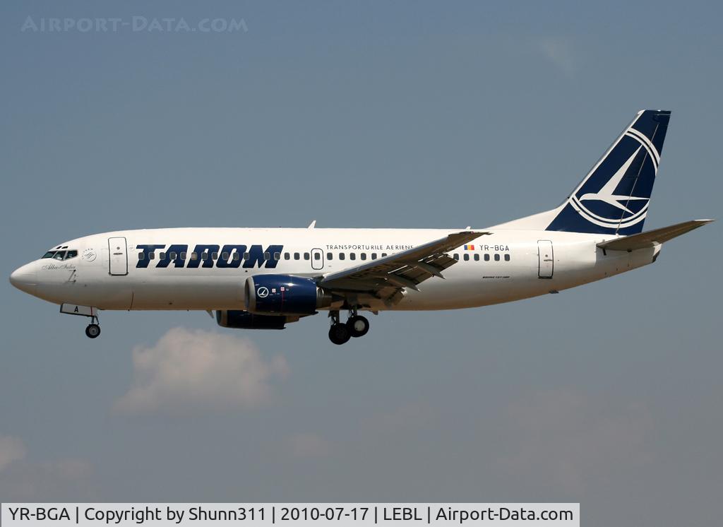 YR-BGA, 1993 Boeing 737-38J C/N 27179, Landing rwy 25R