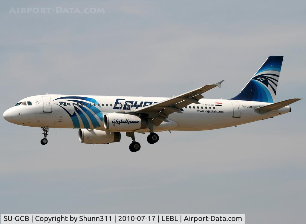 SU-GCB, 2003 Airbus A320-232 C/N 2079, Landing rwy 25R in new c/s