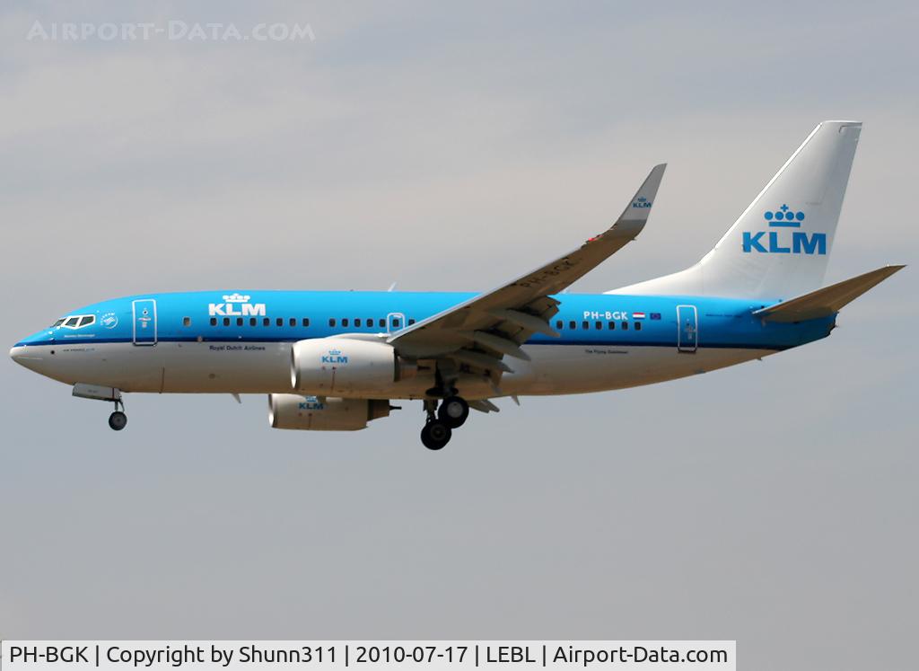 PH-BGK, 2010 Boeing 737-7K2 C/N 38054, Landing rwy 25R