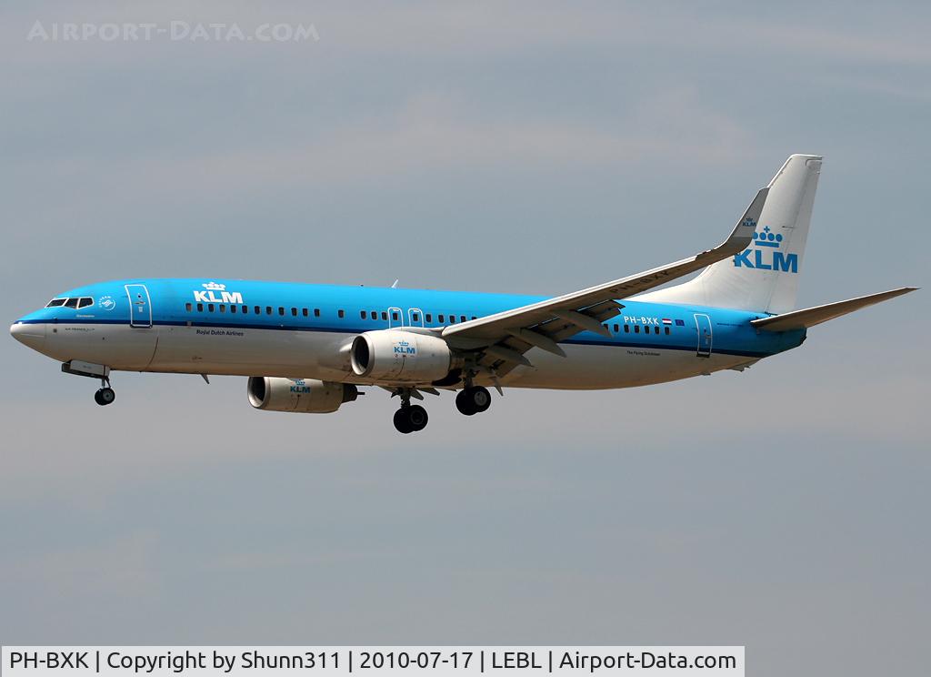 PH-BXK, 2000 Boeing 737-8K2 C/N 29598, Landing rwy 25R with fitted winglets...