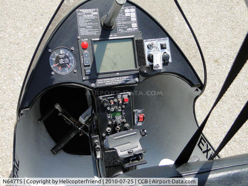 N647TS, 2003 Airborne XT-912 C/N XT-912-008, Steering the front wheel while on the ground is done by the feet on bars under the dash (Left one can be seen)