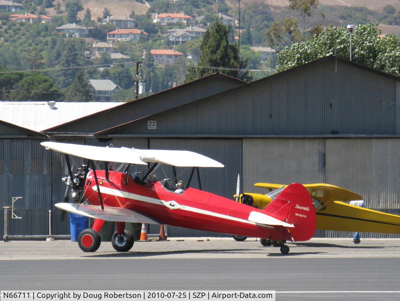 N66711, 1941 Boeing IB75A C/N 75-1675, 1941 Boeing Stearman IB75A, Jacobs R-755B2 275 Hp, Restricted experimental class, taxi