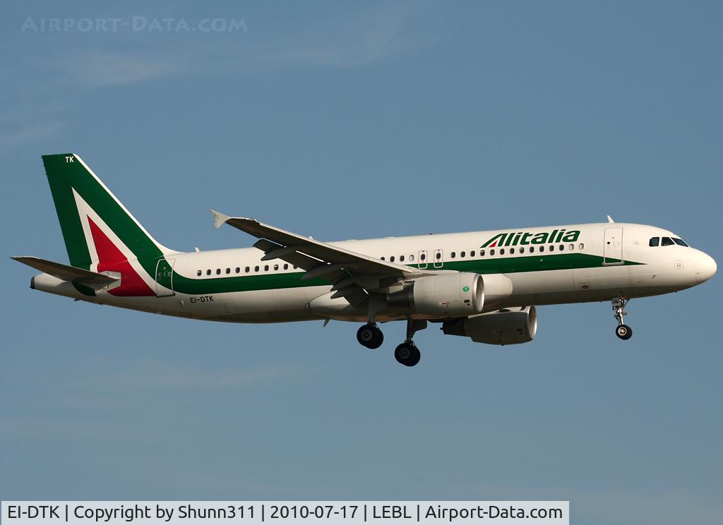 EI-DTK, 2009 Airbus A320-216 C/N 4075, Landing rwy 25R