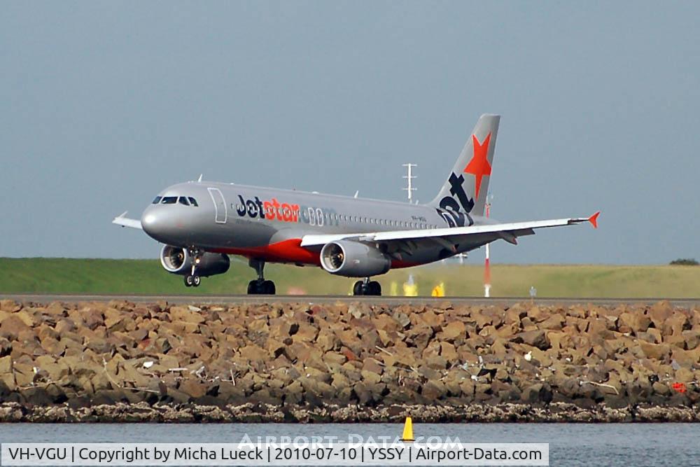 VH-VGU, 2010 Airbus A320-214 C/N 4245, At Sydney