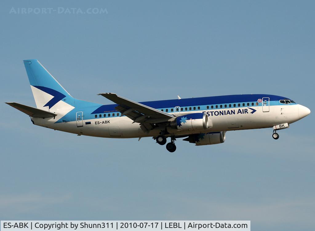 ES-ABK, 1998 Boeing 737-36N C/N 28572, Landing rwy 25R