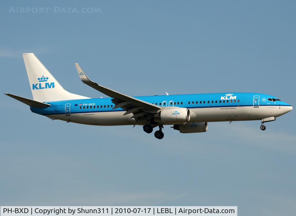 PH-BXD, 1999 Boeing 737-8K2 C/N 29134, Landing rwy 25R... Now with fitted winglets...