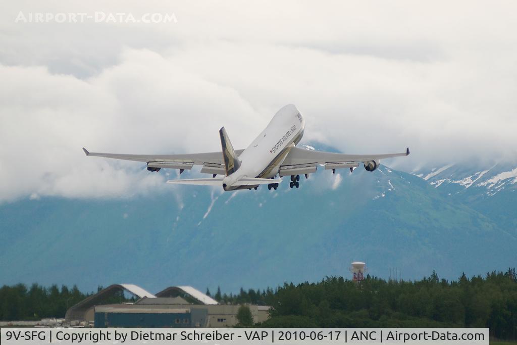 9V-SFG, 1998 Boeing 747-412F/SCD C/N 26558, Singapore 747-400