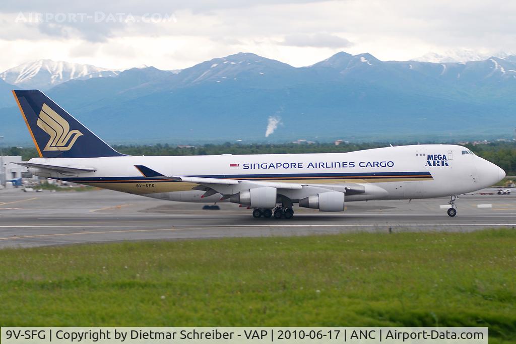 9V-SFG, 1998 Boeing 747-412F/SCD C/N 26558, Singapore Airlines Boeing 747-400