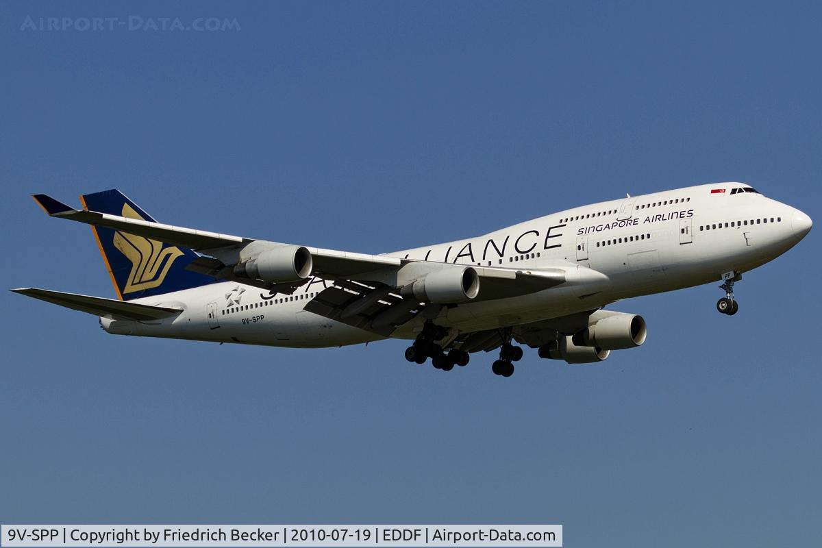 9V-SPP, 2001 Boeing 747-412 C/N 28029, on final RW07R