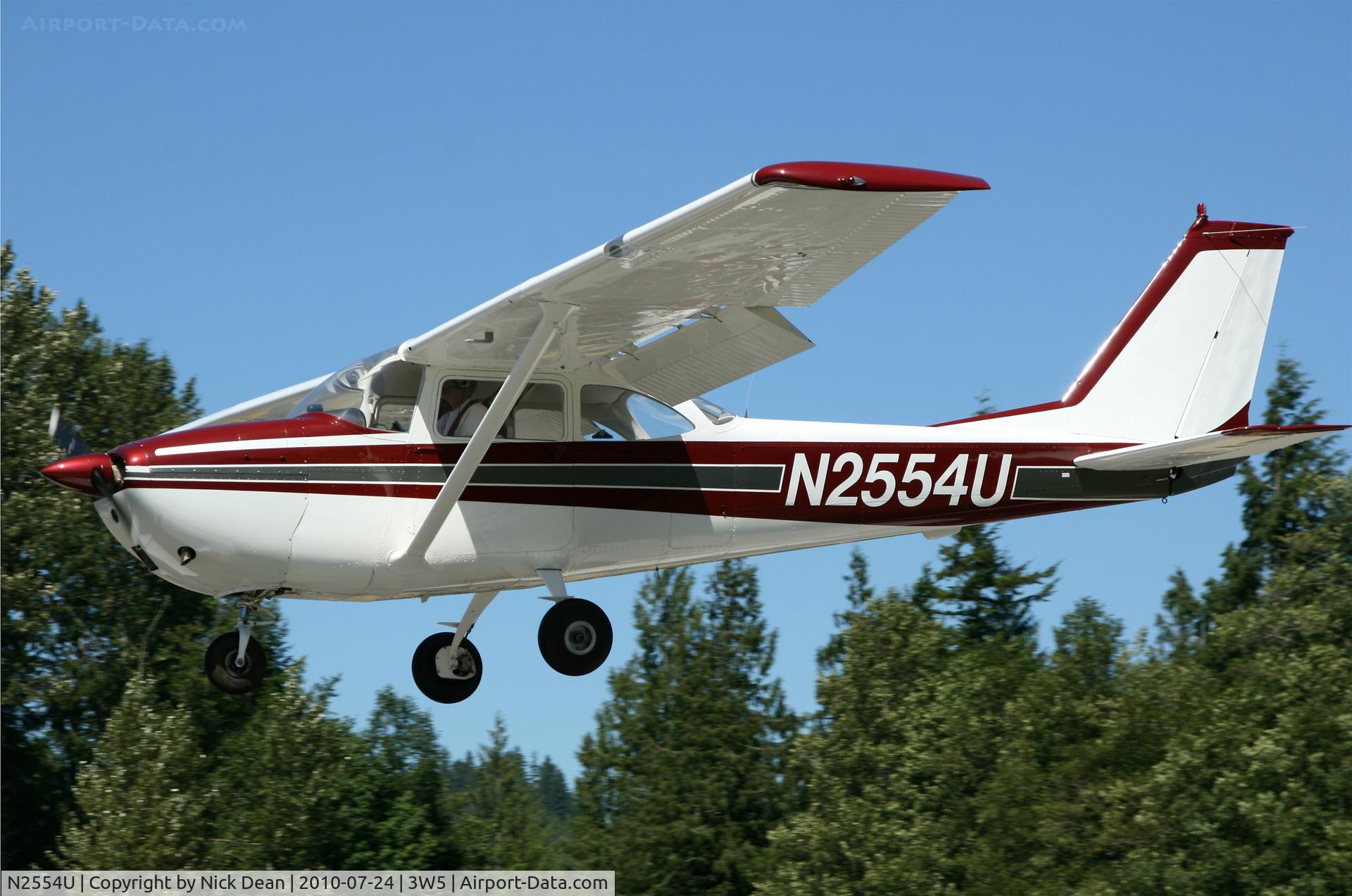 N2554U, 1963 Cessna 172D C/N 17250154, 3W5