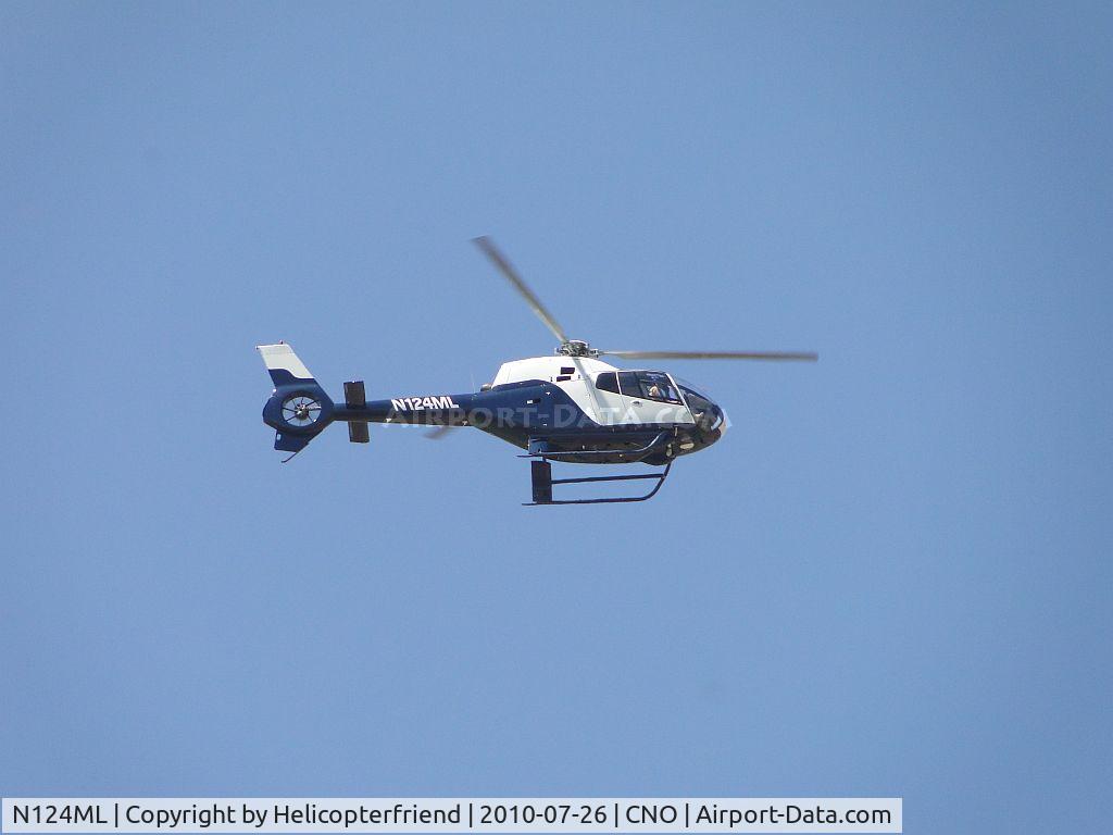 N124ML, 2001 Eurocopter EC-120B Colibri C/N 1262, Flying approaches to runway 26R