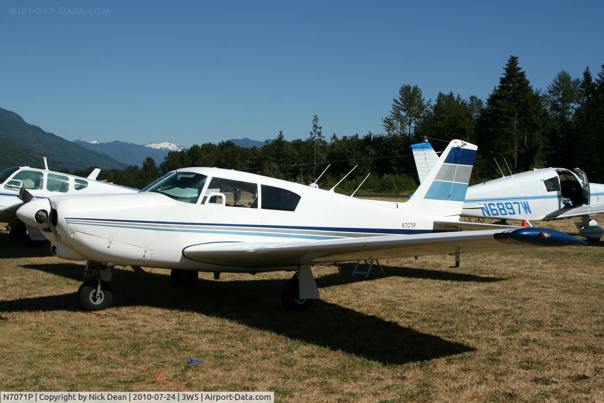 N7071P, 1960 Piper PA-24-250 Comanche C/N 24-2223, 3W5