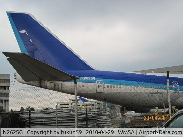 N262SG, 1999 Boeing 747-481 C/N 29262, Outside MAS hanger